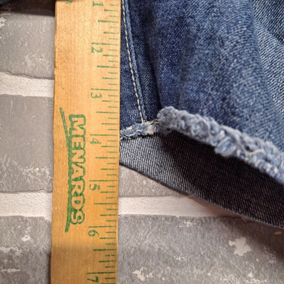 Ariat Denim Boyfriend Shorts Women's 32R Blue Embroidered Aztec Pockets Western - Picture 14 of 15